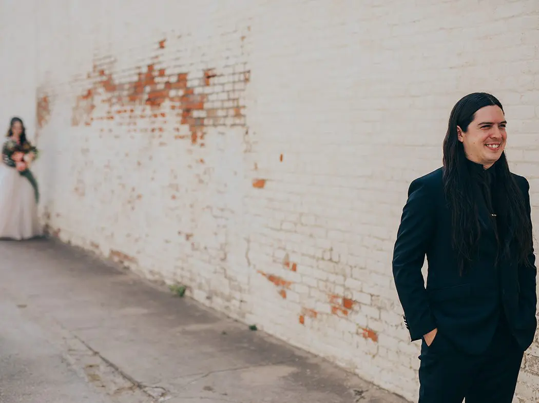 bride groom first look photos