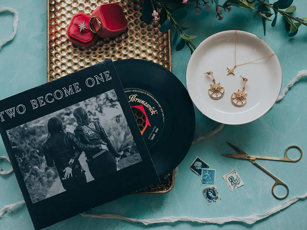 vinyl wedding invitations