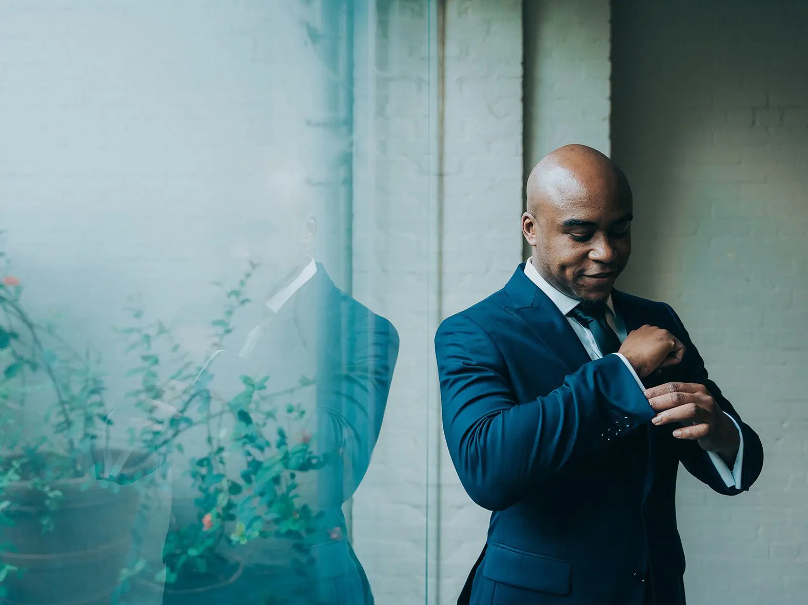 Getting ready at the groom's suite