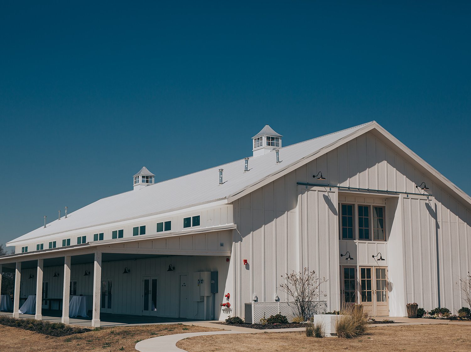 Charming Grand Ivory Wedding » Tara Arseven