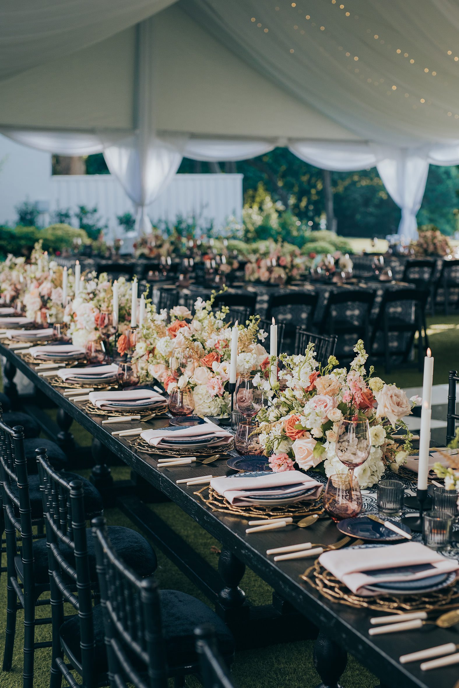 black white blush wedding decor